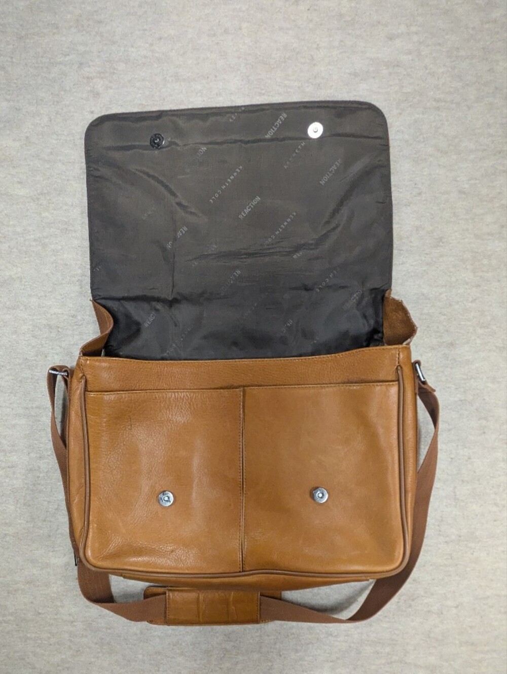 Kenneth Cole Leather Messenger Bag Briefcase Natural Tan Crossbody Work Laptop - Picture 4 of 16
